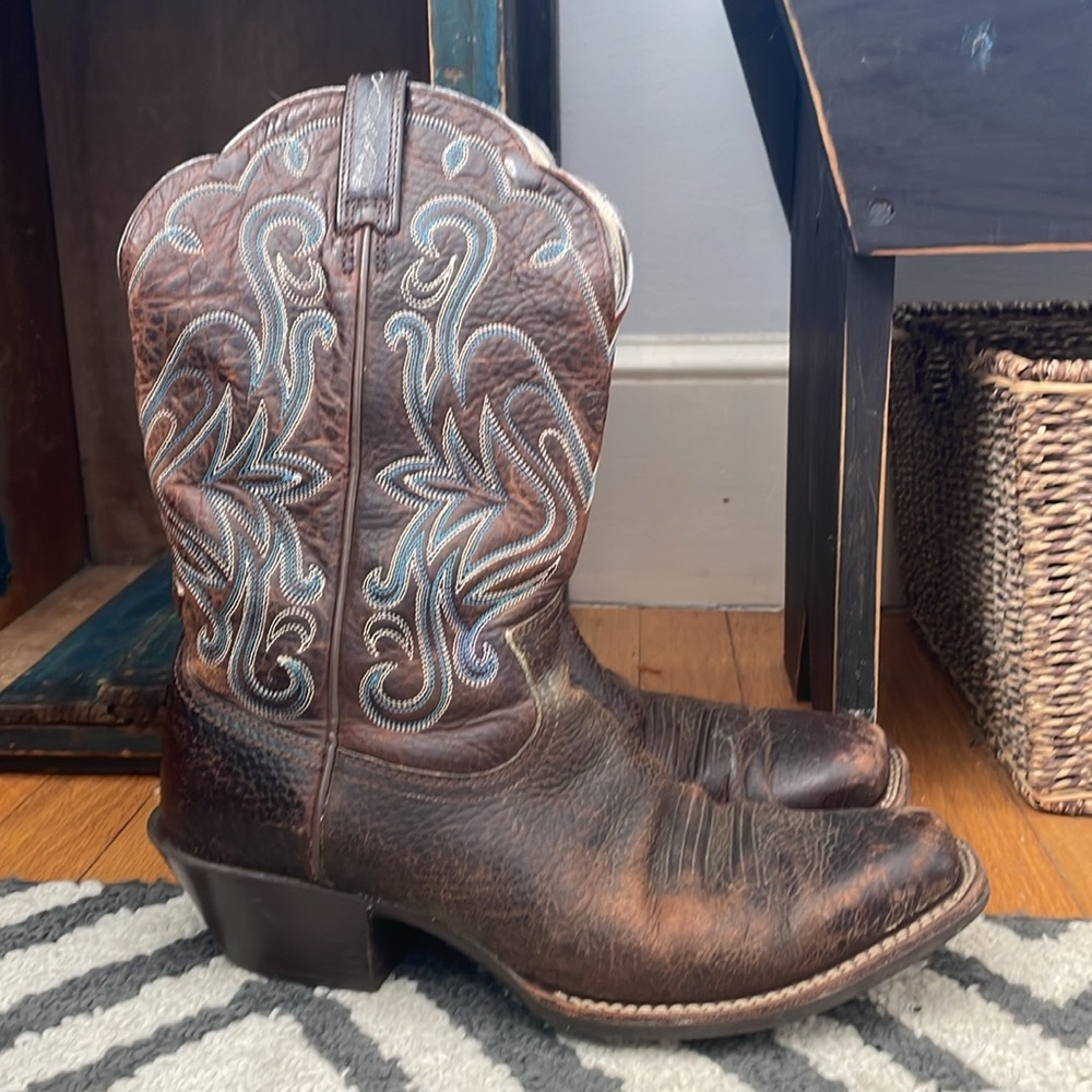 Ariat cowboy boot